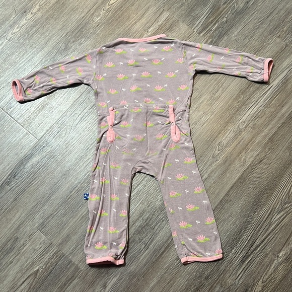 Kickee Pants PJ’s- Size 12-18m - Picture 4 of 6